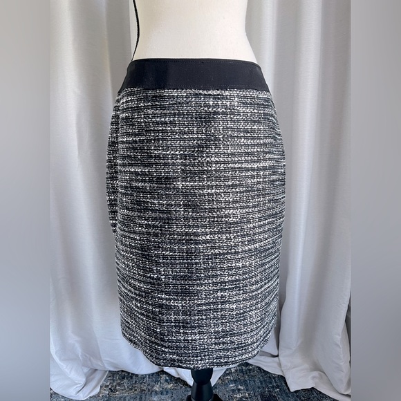 Tahari Tweed Skirt - Picture 1 of 5
